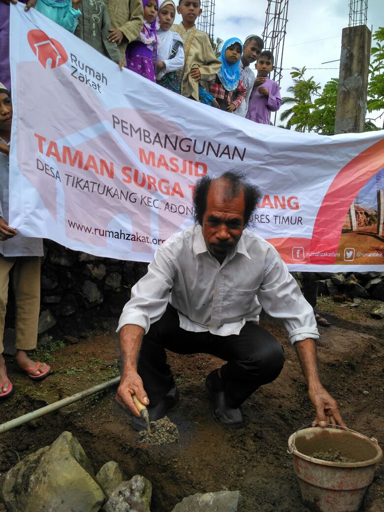 BANGUN MASJID UNTUK 200 WARGA MUSLIM ADONARA NTT - 336